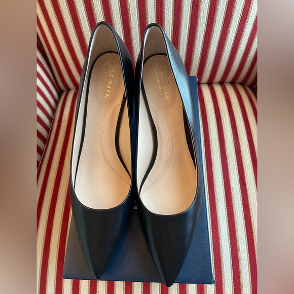 Cole Haan Vesta Pump Black Leather Kitten Heel size 8.5 - Picture 1 of 8